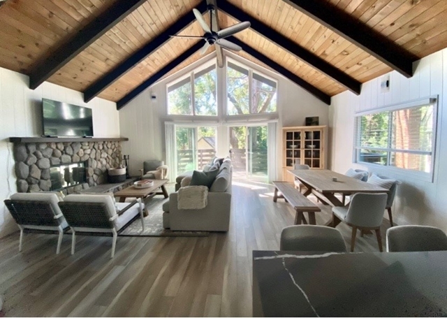 Foto principal - 28890 Cedar Dr