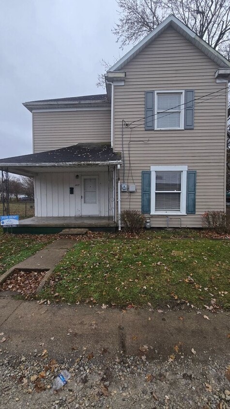 Primary Photo - Spacious 4 Bed, 1.5 Bath!