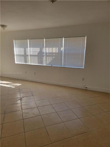 Building Photo - 1609 N Treasure Dr