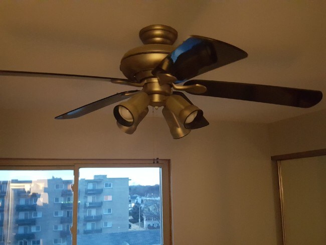 Building Photo - 7432 Washington St