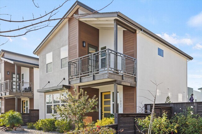 Building Photo - Charming Meriam Park Home with Backyard & Garage