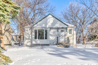 Building Photo - 1819 Assiniboine Av