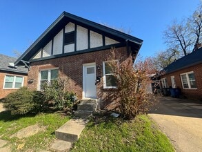 Building Photo - 717 S Zunis Ave