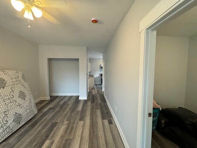 Foto del edificio - 1303 W Greenfield Ave