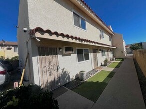 Building Photo - 4351 Green Ave