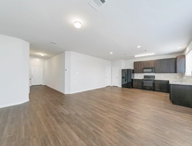 Foto del edificio - 22114 Sovereign Hts Ln.