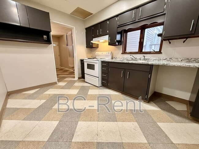 Building Photo - 1124 4th Ave