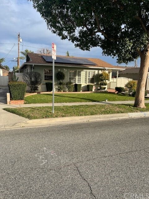Foto del edificio - 4530 Darlow Ave