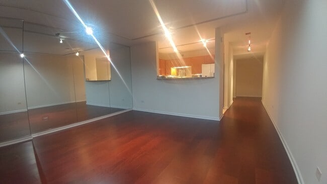 Foto del edificio - 345 N La Salle Dr