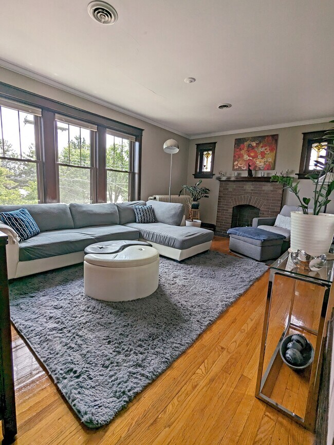 Foto del edificio - 7317 Lohmeyer Ave