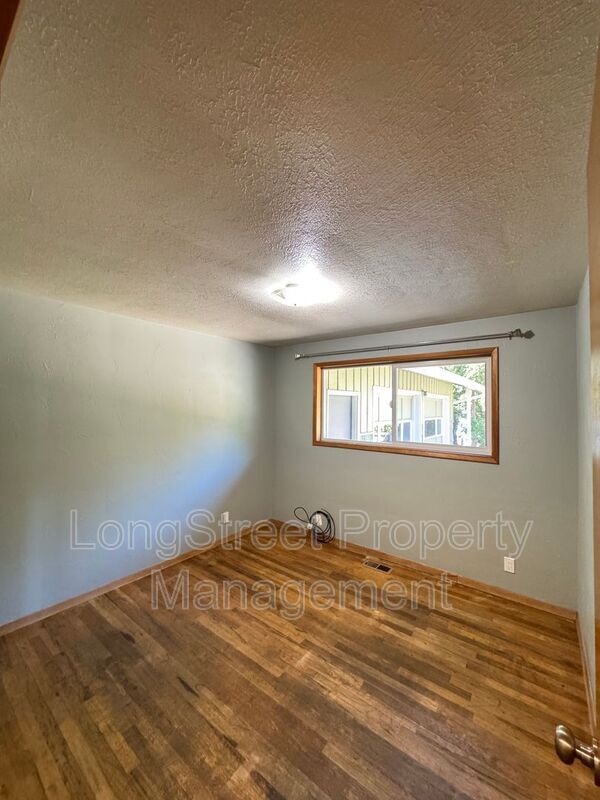 Building Photo - 720 SW 53rd St