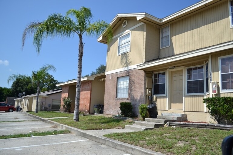 Foto principal - Woodman Way Townhomes