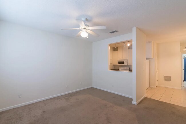 Foto del edificio - 3 Bed x 3 Bath with Garage!!!!
