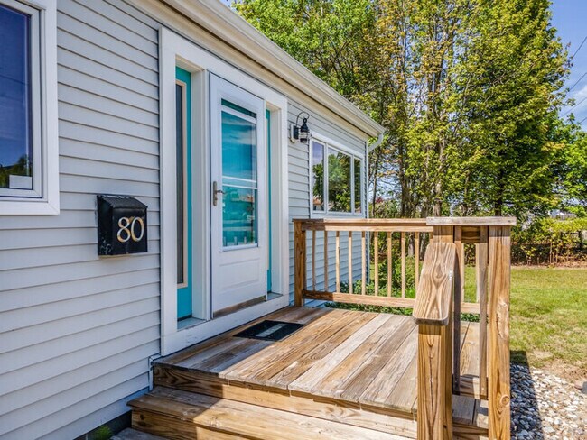 Building Photo - Orchard Beach Elegance: Spacious Yard & Patio