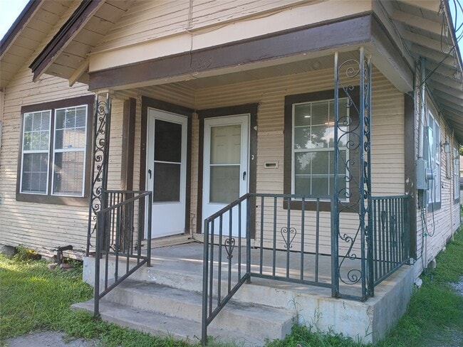 Building Photo - 7815 Dayton St
