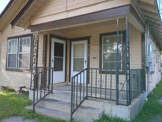 Foto del edificio - 7815 Dayton St