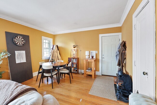 Building Photo - 3509 Girard Ave S