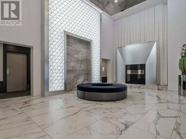 Building Photo - 16 Concord Pl