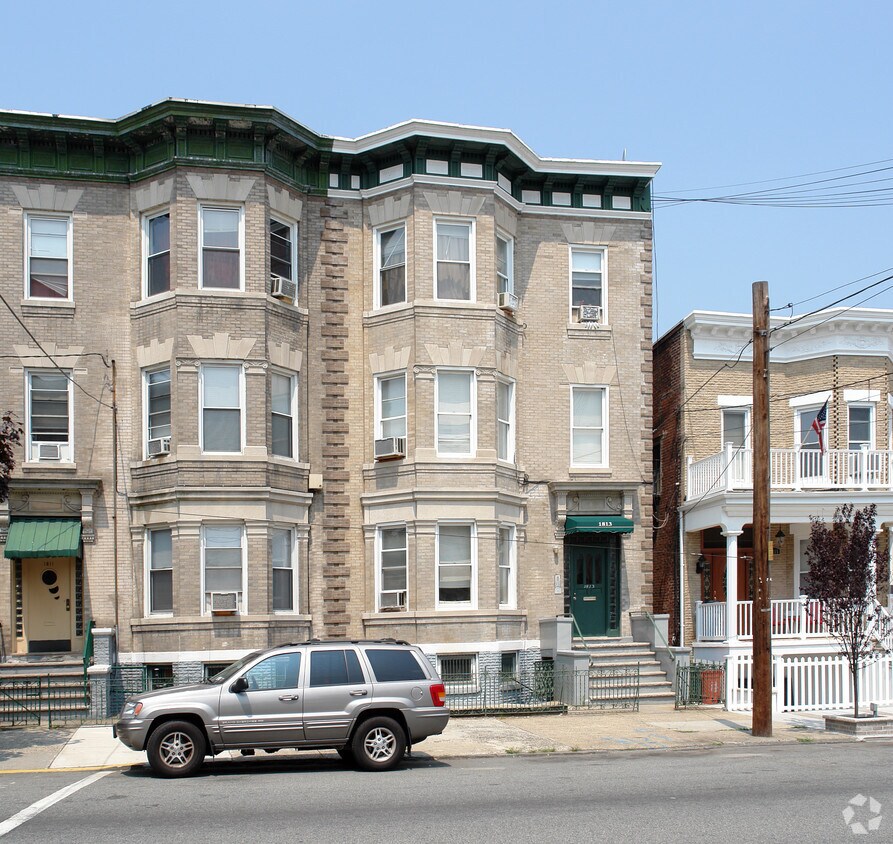 Building Photo - 1813 Palisade Ave