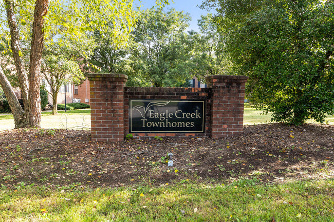 Foto del edificio - EAGLE CREEK TOWNHOMES