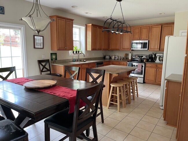 Building Photo - 104 Honey Crisp Way