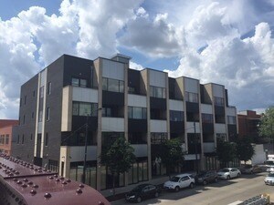 Foto principal - 2410 W Bloomingdale Ave