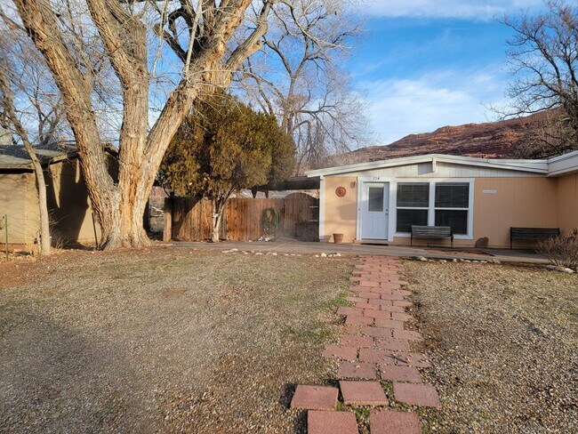 Building Photo - UTILITIES INCLUDED