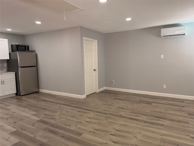 Building Photo - 6846 Hertford Park Dr