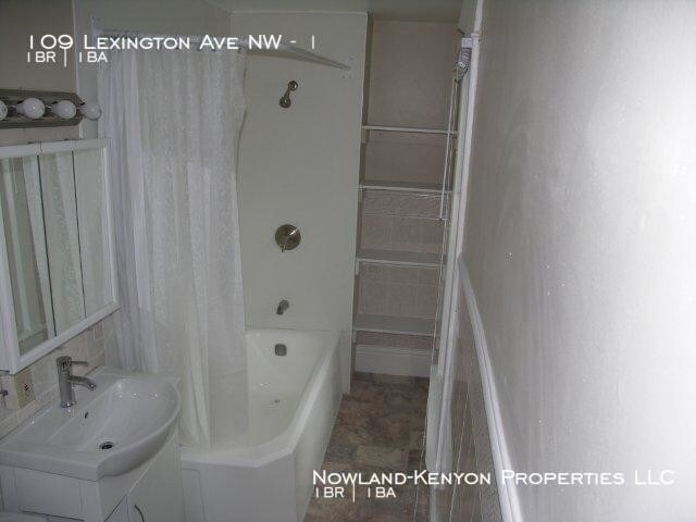 Building Photo - 109 Lexington Ave NW - 1 bed, 1 full bath