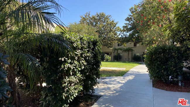 Building Photo - 6474 Cavalleri Rd