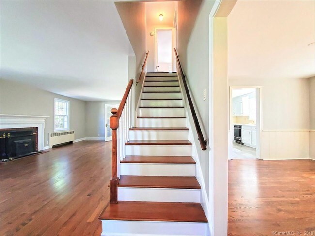 Building Photo - 298 Fairview Ave