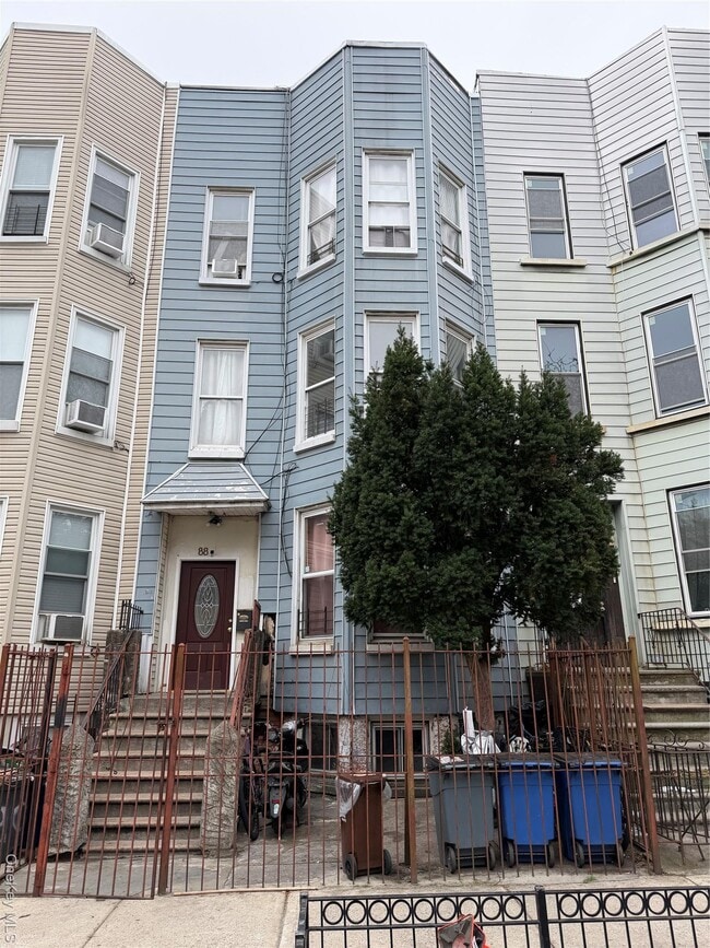 Building Photo - 88 Cornelia St