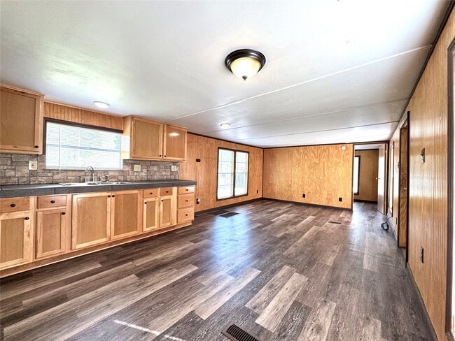 Foto del edificio - 1718 W Dumble St