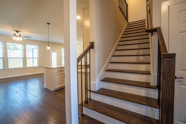 Building Photo - 1707 Summerlyn Terrace Drive