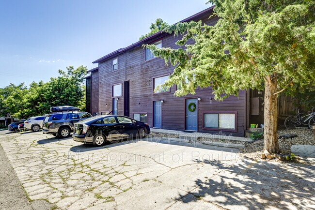 Building Photo - 1031 Portland Pl
