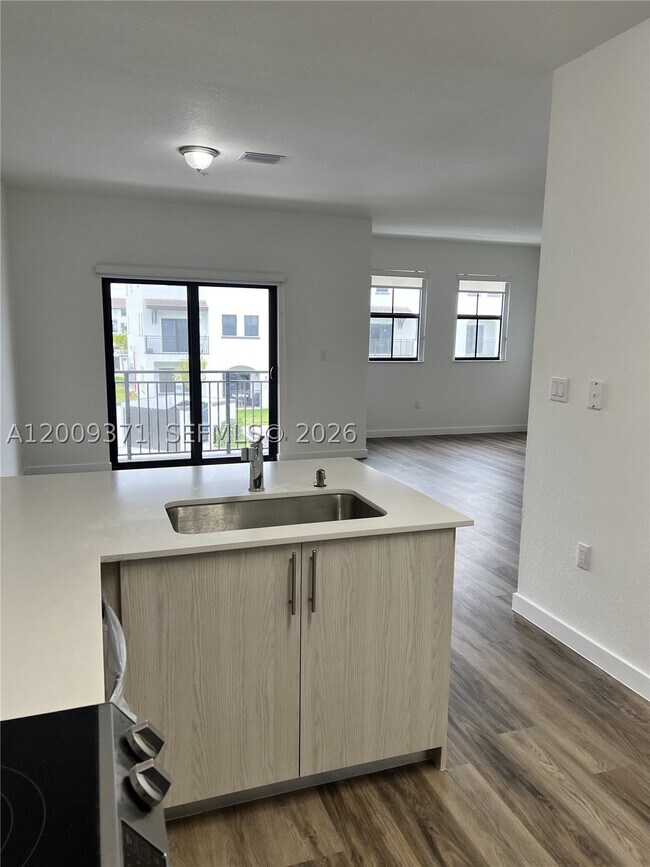 Foto del edificio - 15540 SW 136th St