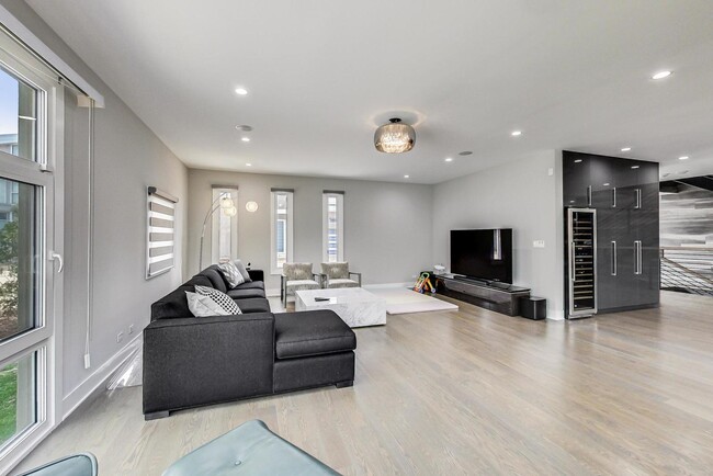 Building Photo - 2019 Skyelar Ct