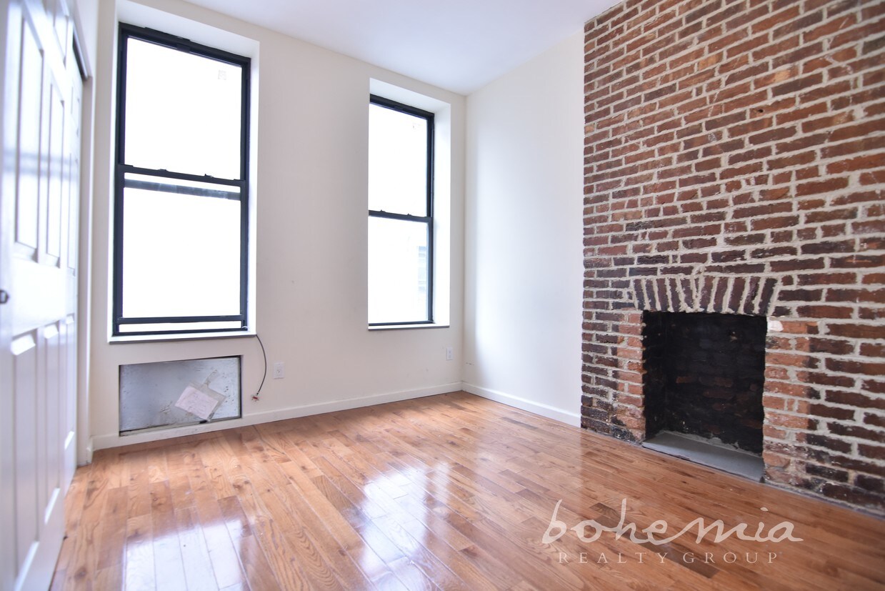 Primary Photo - 2028 2nd Ave