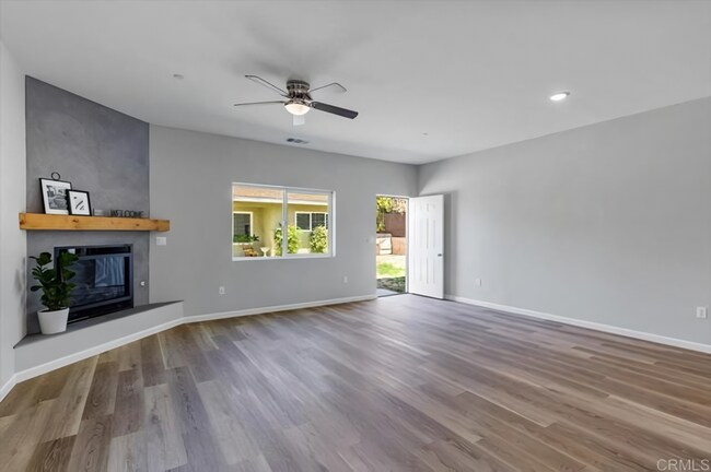 Building Photo - 753 Suzanne Ln