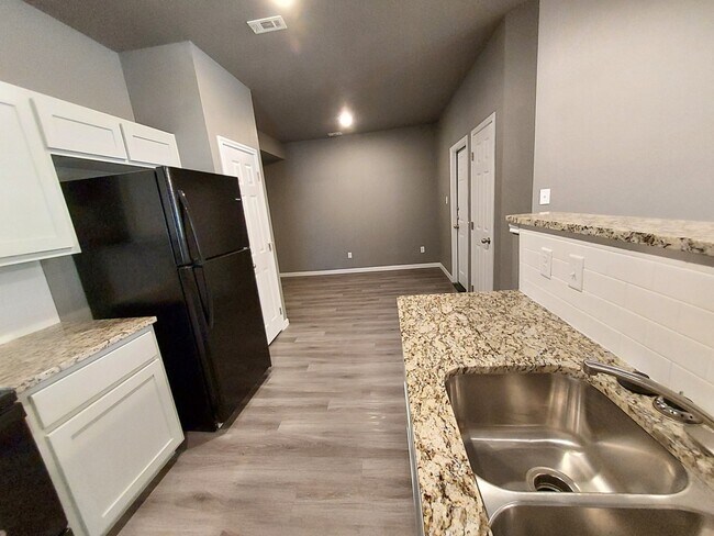 Building Photo - 1405 Natchez Trl
