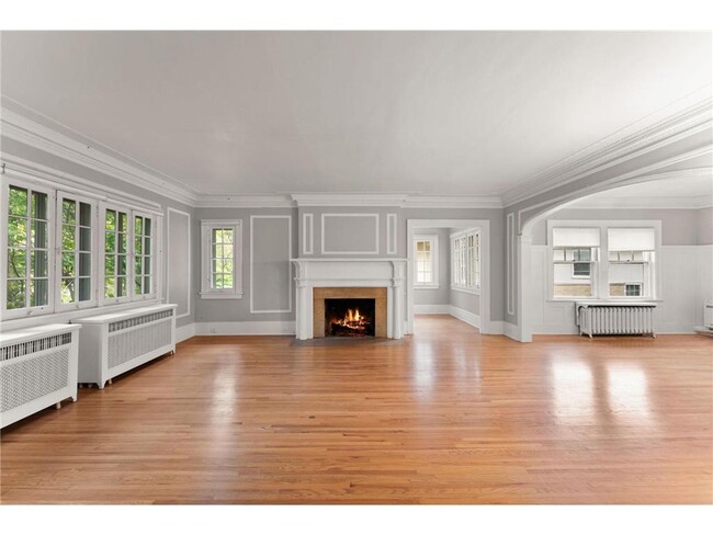 Building Photo - 1501 Summit Ave