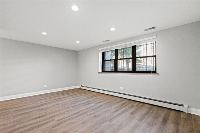 Foto del edificio - 541 W Oakdale Ave