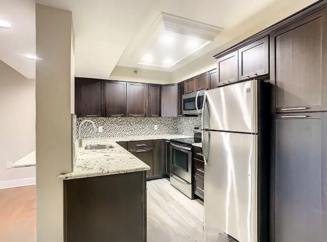 Building Photo - 2333 Feather Sound Dr