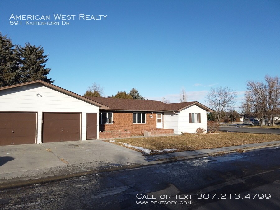 Primary Photo - Single-level 2bed/2bath