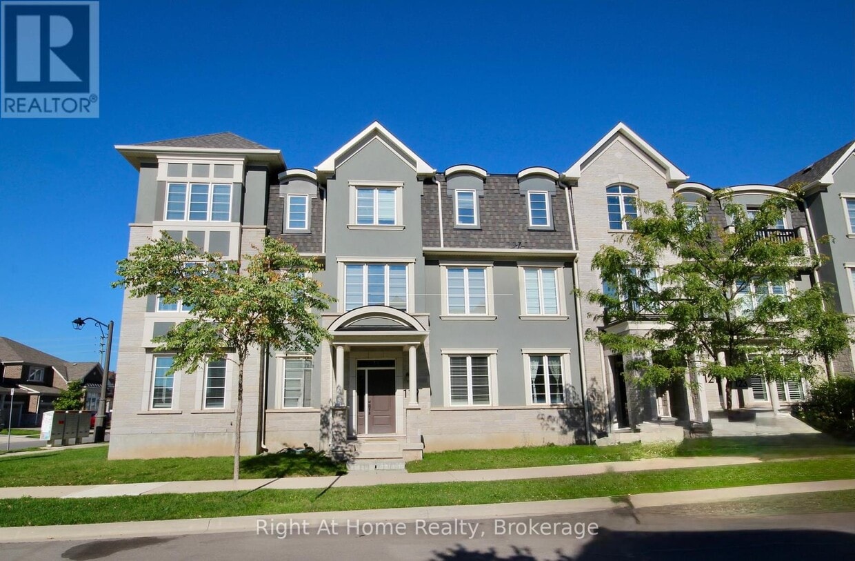 Primary Photo - 119 Stork St