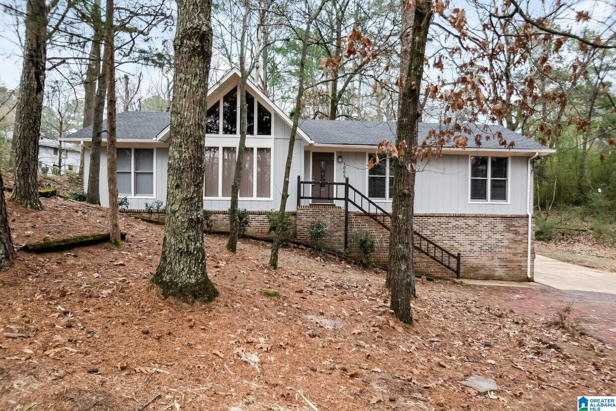 Primary Photo - 1005 Dawn Dr