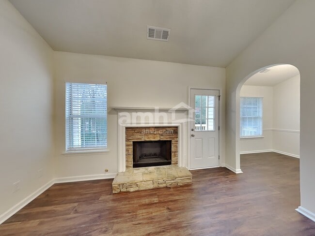 Building Photo - 30 Cheyenne Dr