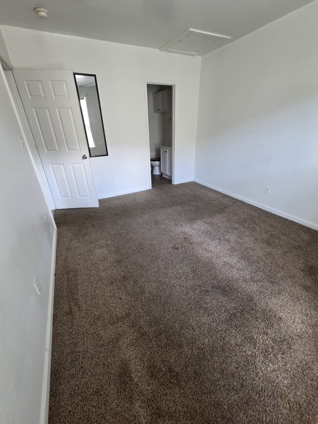 Building Photo - 410 S College Dr