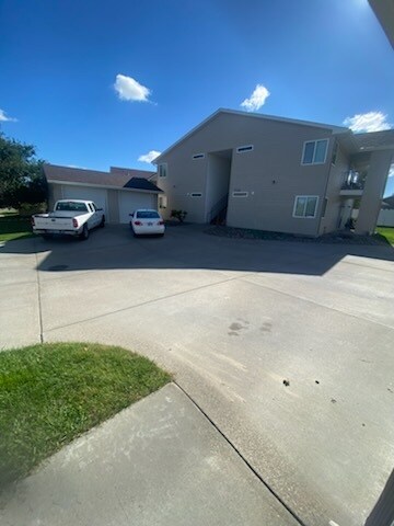 Foto del edificio - 712 Oakmont Rd