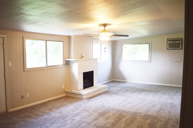 Sala de estar - 544 Willowood Ln